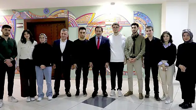 Geleceğin yöneticileri Karatay'a konuk oldu