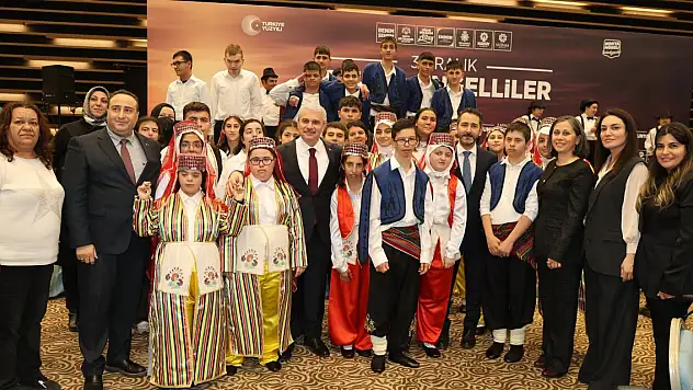 Konya'da anlamlı buluşma... Özel günde bir araya geldiler