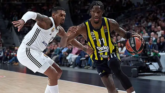 İspanya Kralına, Fenerbahçe Beko'dan 12 sayı fark