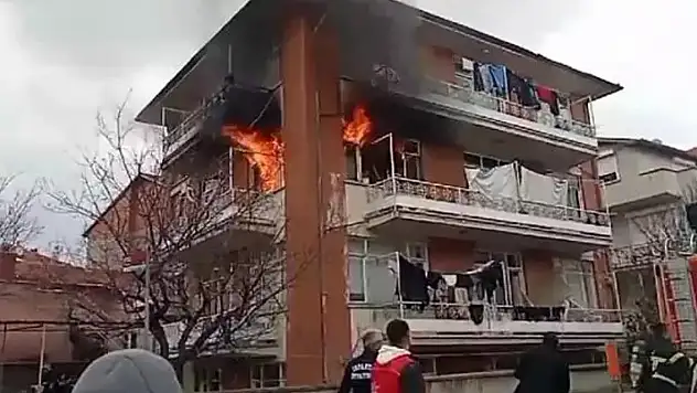 Eşine kızıp evi ateşe veren adam tutuklandı