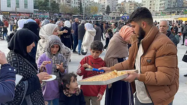Şanlıurfa'da Suriyeliler kutlama yaptı