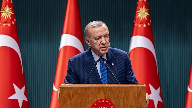 Cumhurbaşkanı Erdoğan, burs ve öğrenim kredisi yeni tutarını açıkladı