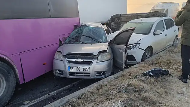 Van'da 2 ayrı zincirleme kaza 2 ölü, 40'tan fazla yaralı