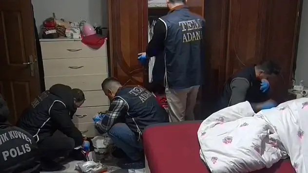 FETÖ'nün 3 ilde finans ağı çökertildi yöneticiler yurt dışına kaçma hazırlığında yakalandı