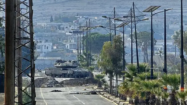 İsrail'in Suriye topraklarında ilerleyen işgali görüntülendi