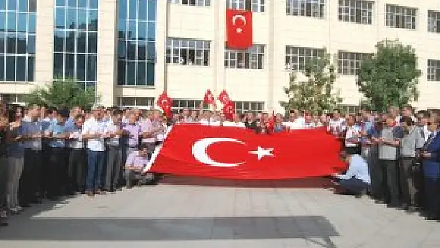 Konya Adliye Sarayı çalışanlarından şehitlere dua