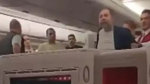 Abdulkadir Özcan THY uçağında olay çıkardı... Petlas'tan açıklama