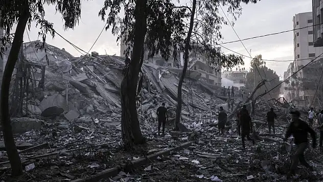 Katil İsrail'in Gazze saldırıları sürüyor: 8 ölü