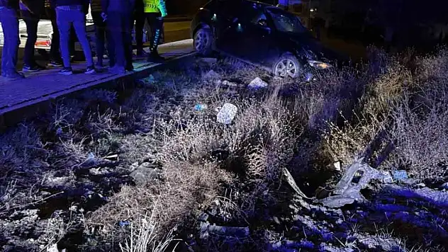 Konya- Karapınar yolunda otomobil yoldan çıktı! 1 yaralı