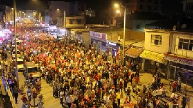 Terör saldırılarına ilçelerden protesto