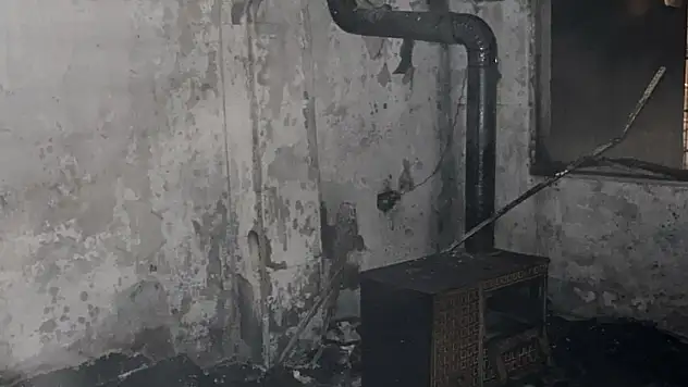 Mersin'de kömür sobası patladı: 5 yaralı