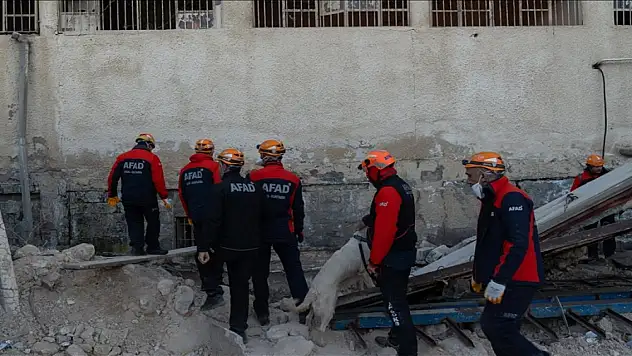 AFAD ekipleri, Sednaya Hapishanesi'nde arama kurtarma çalışmalarına başladı