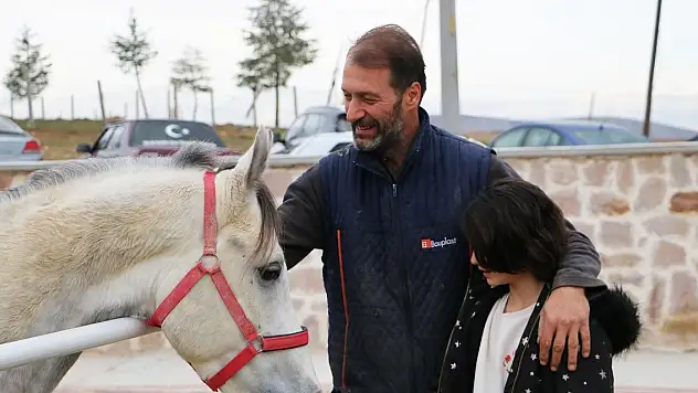 Konya'daki atlı spor kulübü gençlere ata sporlarını aşılıyor