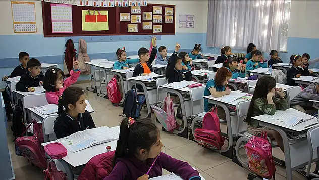 2025'te kaç gün resmi tatil var?