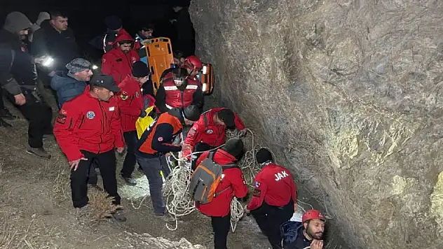 Arı kovanlarını kontrol etmeye gitti, 300 metrelik uçurumdan düşüp öldü