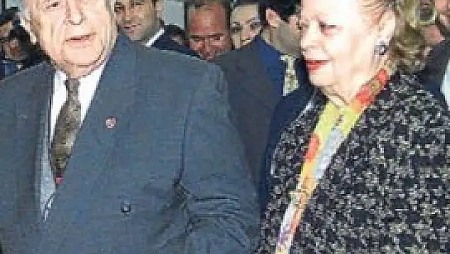 Nazmiye Demirel hayatını kaybetti