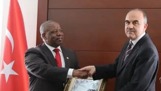 Ruanda'nın Ankara Büyükelçisi Kayizari, Konya'da