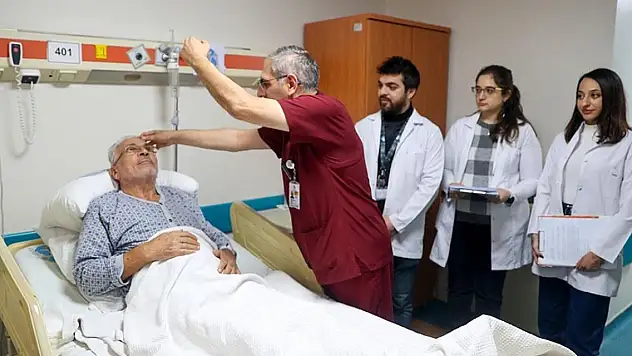Şah damarı darlığına 'aşamalı müdahale' operasyon başarısını artırıyor