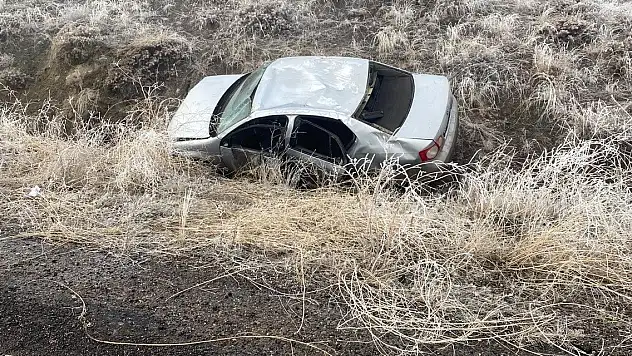 Konya'da otomobil takla attı! 6 kişi yaralandı