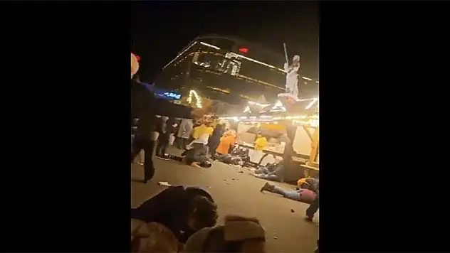 Noel pazarına araçla saldırı: Ölü ve onlarca yaralı var