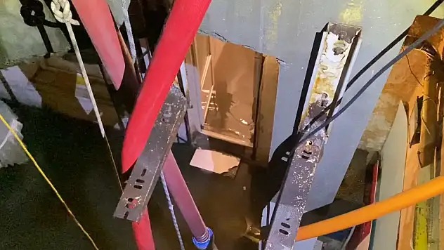 İş yerlerini su bastı