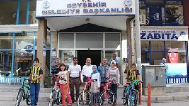 Başarılı Kur'an Kursu öğrencileri bisikletle ödüllendirildi