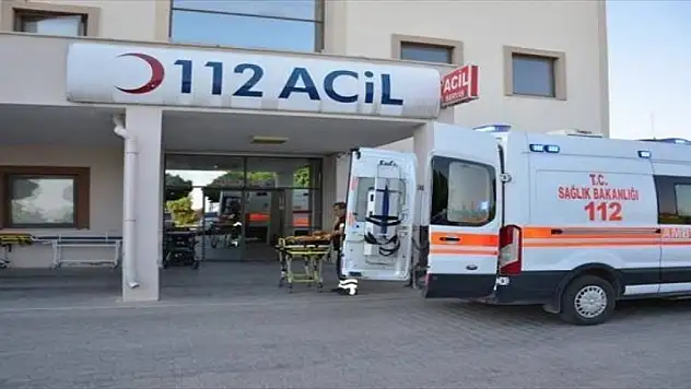 Adıyaman Besni'de iki otomobil çarpıştı: 5 yaralı