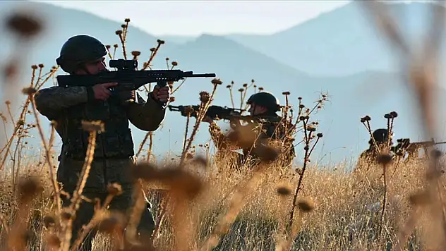 Operasyonlar sürüyor! 4 PKK/YPG'li terörist etkisiz hale getirildi