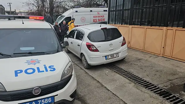 Park ettiği otomobilinde ölü bulundu