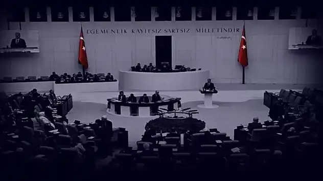 Son dakika: Devlet Memurları Kanun Teklifi Meclis'ten geçti