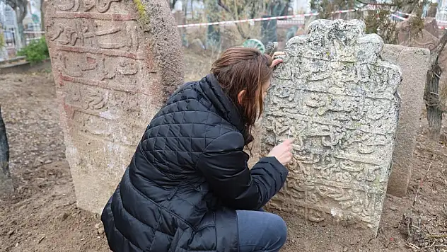Konya'daki tarihi mezarlıkta restorasyon