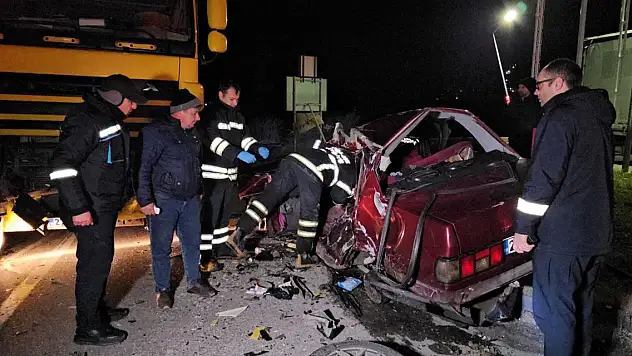 Edirne'de TIR'la çarpışan otomobilin sürücüsü öldü