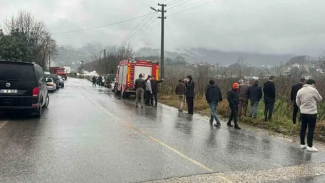 Kontrolden çıkan kamyonet tarlaya devrildi: 5 yaralı