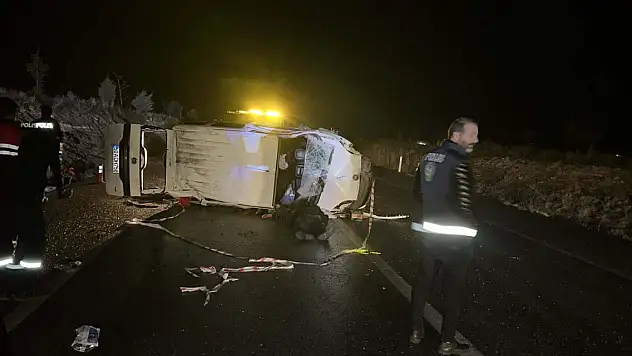 Nevşehir'de devrilen hafif ticari aracın sürücüsü öldü, 1 kişi yaralandı