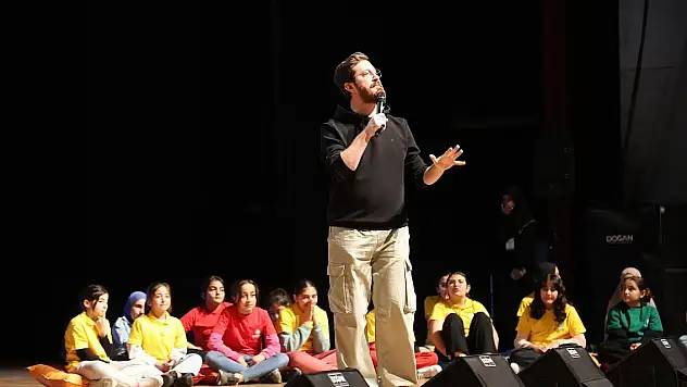 Konya'da öğrenciler Sertaç Abi'leriyle buluştu