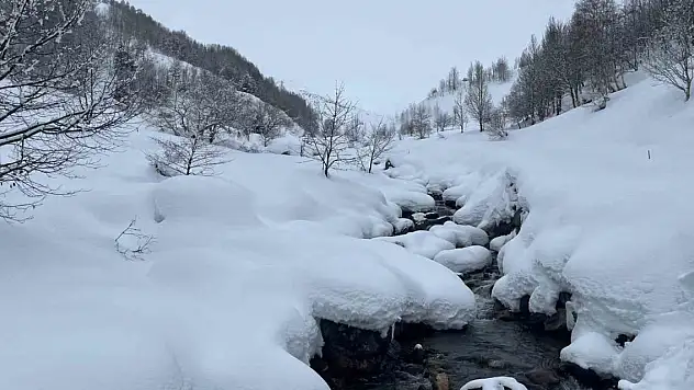 Kar kalınlığı 3 metreyi aştı!