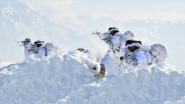 Irak'ın ve Suriye'nin kuzeyinde PKK/YPG'li 8 terörist etkisiz hale getirildi