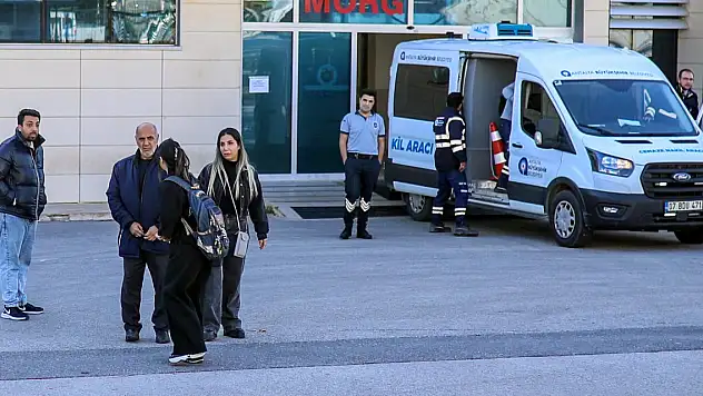 Antalya'da ölen 3 kardeşin cenazeleri, 50 gün sonra alındı