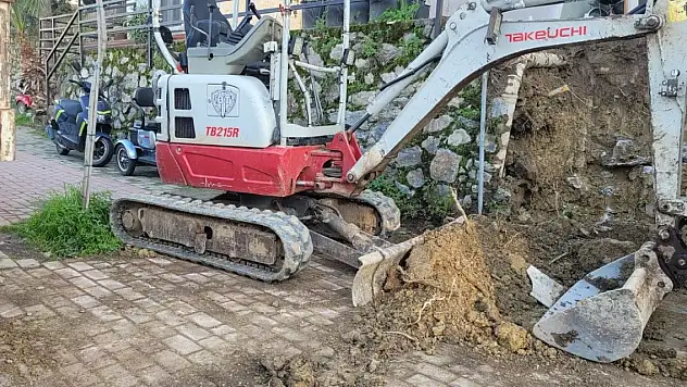 Ağaç budarken fenalaştı, hastanede hayatını kaybetti