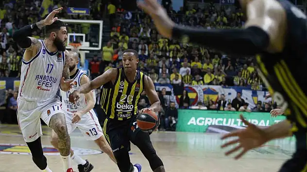 Euroleague'de Türk derbisini Fenerbahçe kazandı