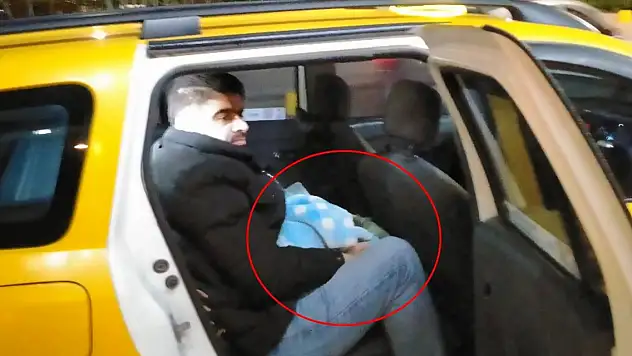 Takside doğum... Şoför konuştu: Yolda giderken arkama baktığımda...