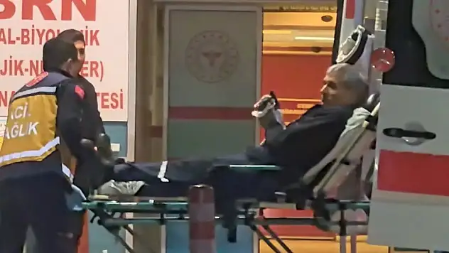 Kolunu ahşap kesme makinesine kaptırdı