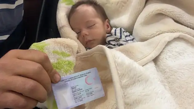 Yeni doğan bebeğine Ferdi Tayfur ismini koydu