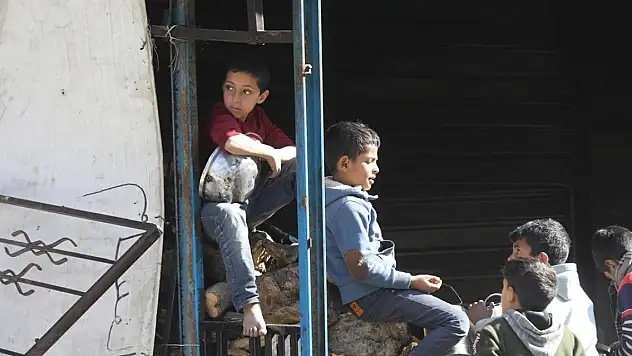 BM'den UNWRA açıklaması: Filistinli çocuklar üzerinde feci bir etkisi olacak