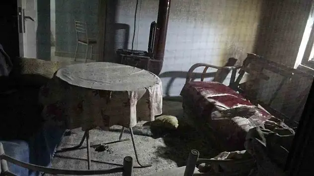 Antalya Kepez'de yangın! Yaşlı adam sobayı tutuşturmak isterken...