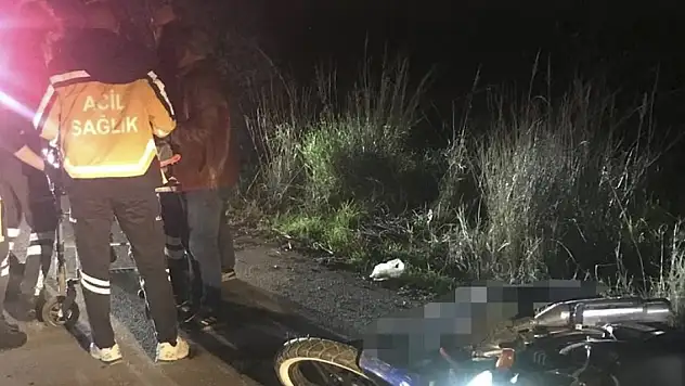 İzmir'de bariyere çarpan motosikletteki kardeş öldü, ağabey yaralandı