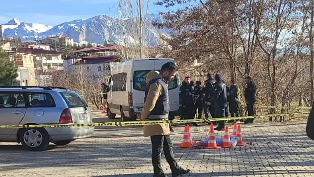 Servis minibüsünün çarptığı 9 yaşındaki öğrenci öldü