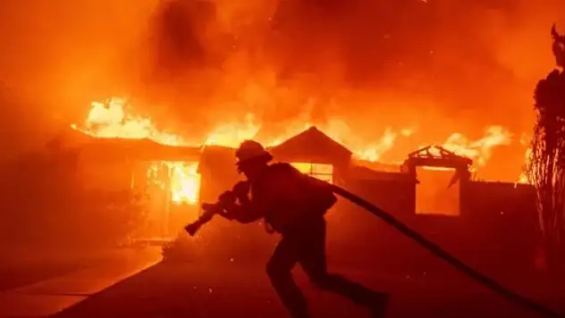 Los Angeles'taki yangınlarda can kaybı 10'a yükseldi