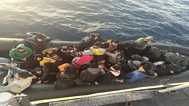 Ayvacık açıklarında 40 kaçak göçmen yakalandı