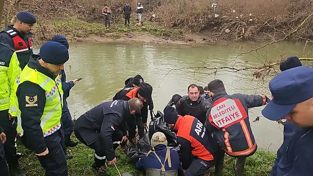 Otomobil çaya uçtu: 1 ölü, 1 yaralı